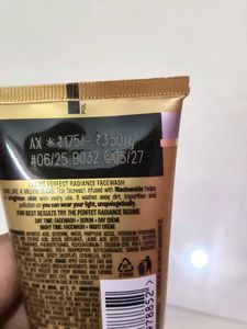 Lakme Perfect Radiance Brightening Facewash with 9