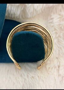 ✨️Gold Tone Stackable Bangles✨️