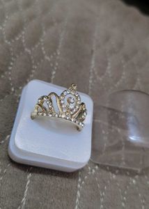 Sparkling Crown Ring