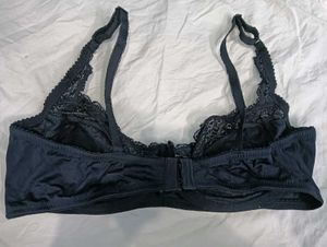 Elegant Black 💛&amp; Pink Embroidered Bra