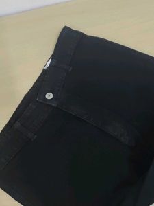 Black Wide Leg Cropped Jeans on Discount 45%🌷