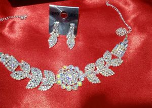 Elegant Floral Necklace