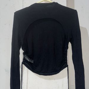 H&amp;M Divided Black Cropped OpenBack Long Sleeve Top