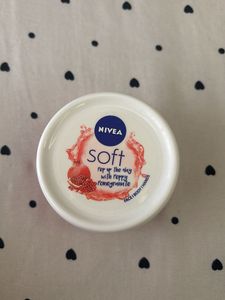 Nivea Soft Pomegranate Cream