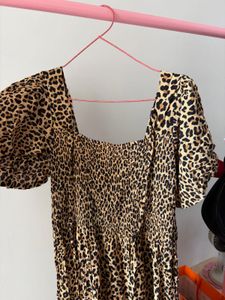 Chic Leopard Print Smocked Dress