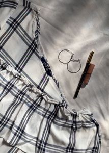 Chic Plaid One-Shoulder Ruffled Top