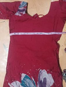 Girls' Red Kurta Set with Floral Print