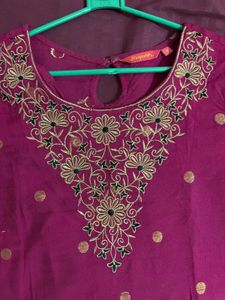 Morpankh Magenta Kurta with Gold Embellishments