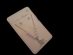 Elegant Pearl &amp; Butterfly Necklace Set