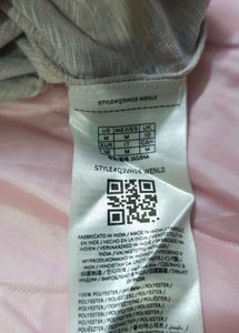 Guess Front-tie, v-neck crop top