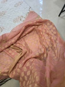 Elegant Pink &amp; Gold Checkered Dupatta