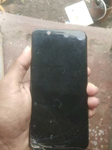 Honor Mobile Phone - Cracked Screen