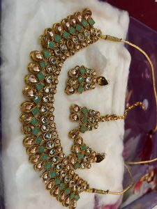 Beautiful Set With Earrings And Mang Tika