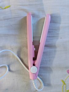 Mini Hair Straightener 🌸