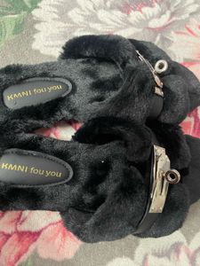 Light Weight Puffy Footwear