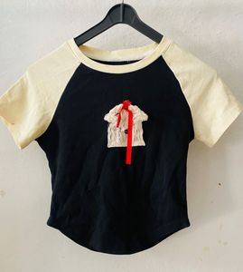 Graphic Print Crop Top