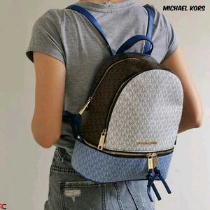 MICHAEL KORS* *KENLY SIGNATURE LOGO MEDIUM BACKPAC