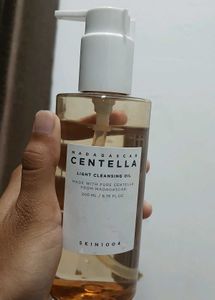 SKIN1004 Madagascar Centella Light Cleansing Oil