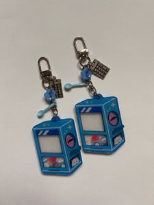 Acrylic vending Machine Shaker Keychain ❤️