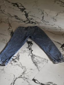 GIRLS JEANS NEW (UNUSED)