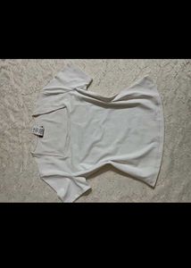 Chic White Square Neck Tee