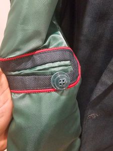 Men's suit (free delivery) New Condition