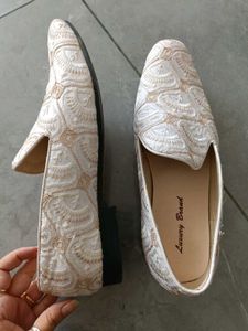 embroidered sherwani shoes