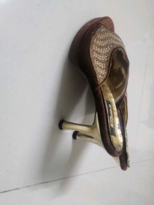 Sigma Brown Embellished Heels
