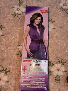 Goldy Magnetic Hair Brush