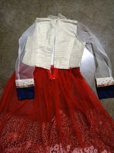 girl's lahenga / long dress ✨ (chain defect)
