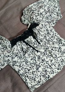 Floral Print Puff Sleeve Top