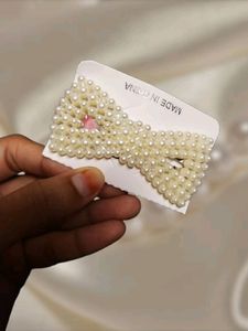 Beautiful Pearl Hair Clip In Bow Design