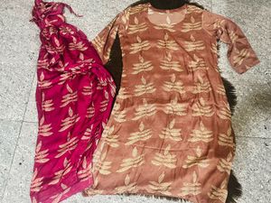 Beautiful Leaf Print Kurta Set