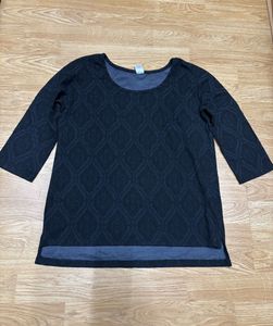 Textured Black 3/4 Sleeve Top