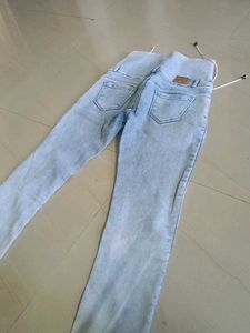 Stylish Light Wash Lace-Up Jeans