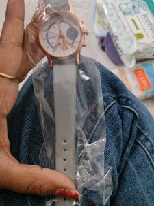 Stylish Women's Watch Grey Color