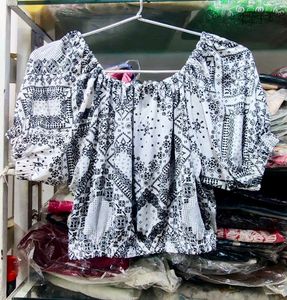 Chic Black &amp; White Patterned Crop Top