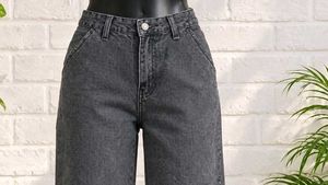 Stylish Grey Wide Leg Jeans