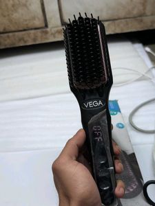 VEGA Black Shine Hair Straightening Brush