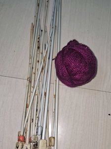 Vintage Knitting Needles and Yarn Set pick up 20