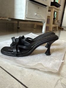 Chic Black Bow Heeled Sandals