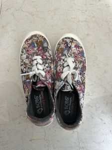 Cute Bob's from Skechers Cartoon Print Shoes