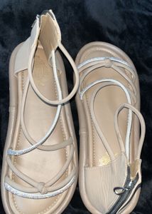 🦒Elegant Beige Strappy Sandals
