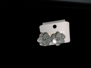 Floral Stud Earrings / korean earring