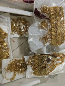 Exquisite Gold Tone Pearl bridal Jewellery Set
