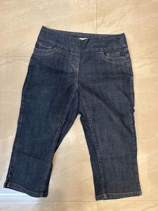 Stylish Dark Wash Capris
