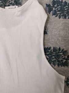 Classic White Sleeveless tank top