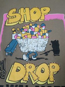Graphic T-Shirt "Shop 'til Ya Drop"
