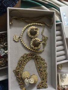 assorted Exquisite Gold Tone Jewellery Set
