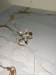 Sparkling Flower ring